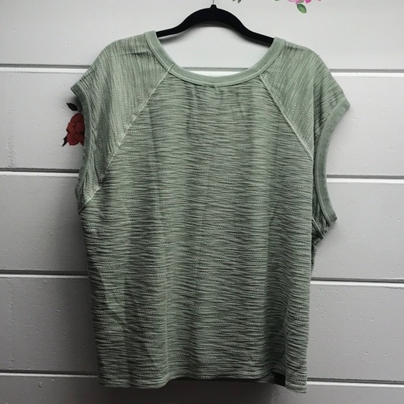 Universal Thread Green Ribbed Boxy Muscle Tee - Picture 3 of 3